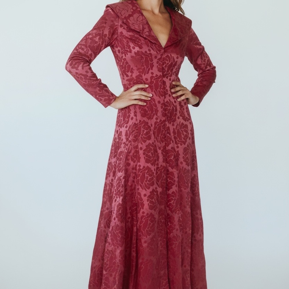 Vintage Estévez vivid rose hostess gown, Size Small.